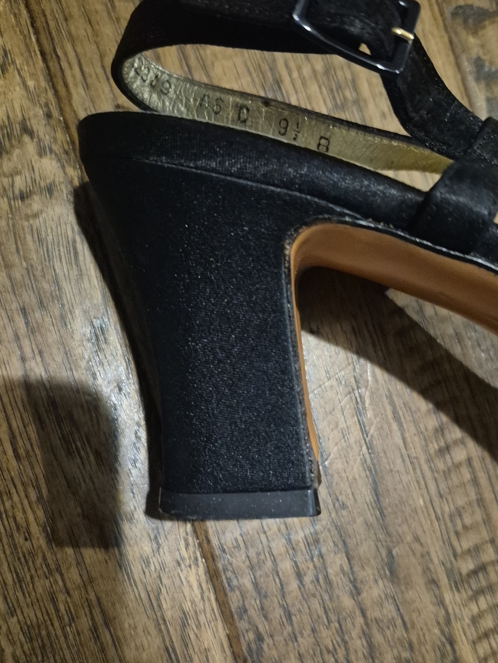 Salvatore Ferragamo Black Slingback Bow Pumps - Picture 4 of 5